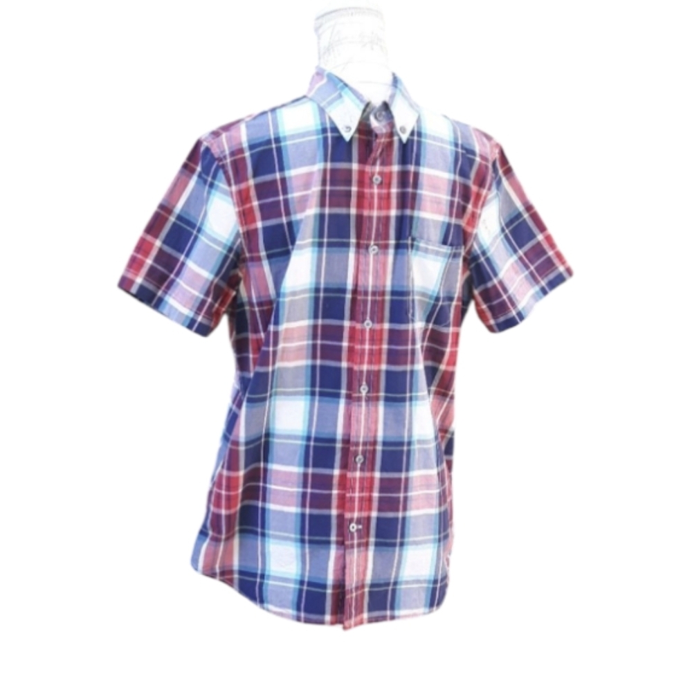 Size M American Eagle button-up plaid shirt